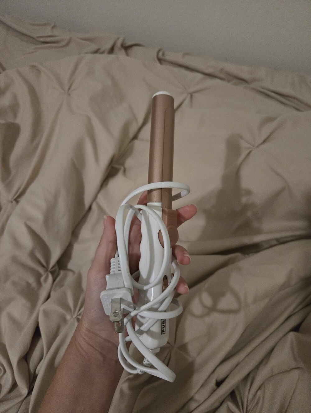 Corded Curling Wand in Rose Gold